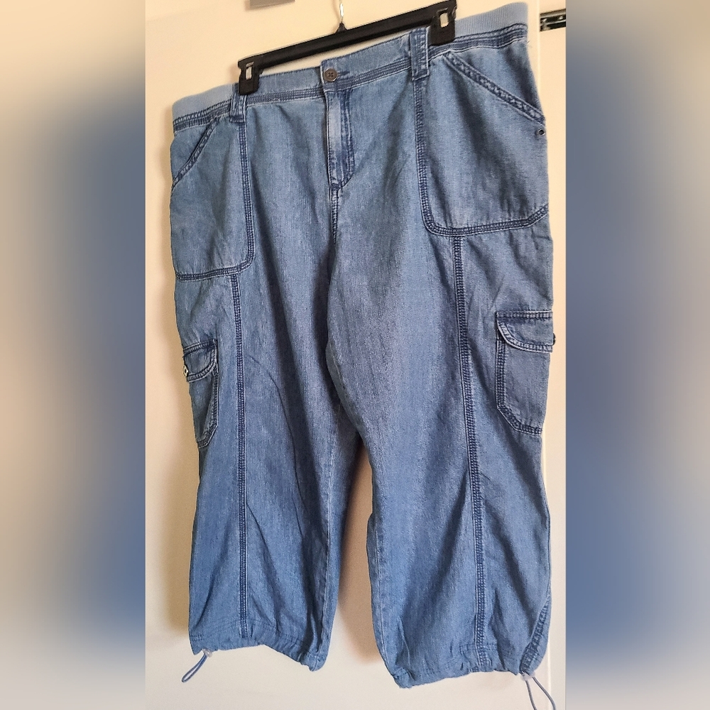 Women's Cargo Capri Pants